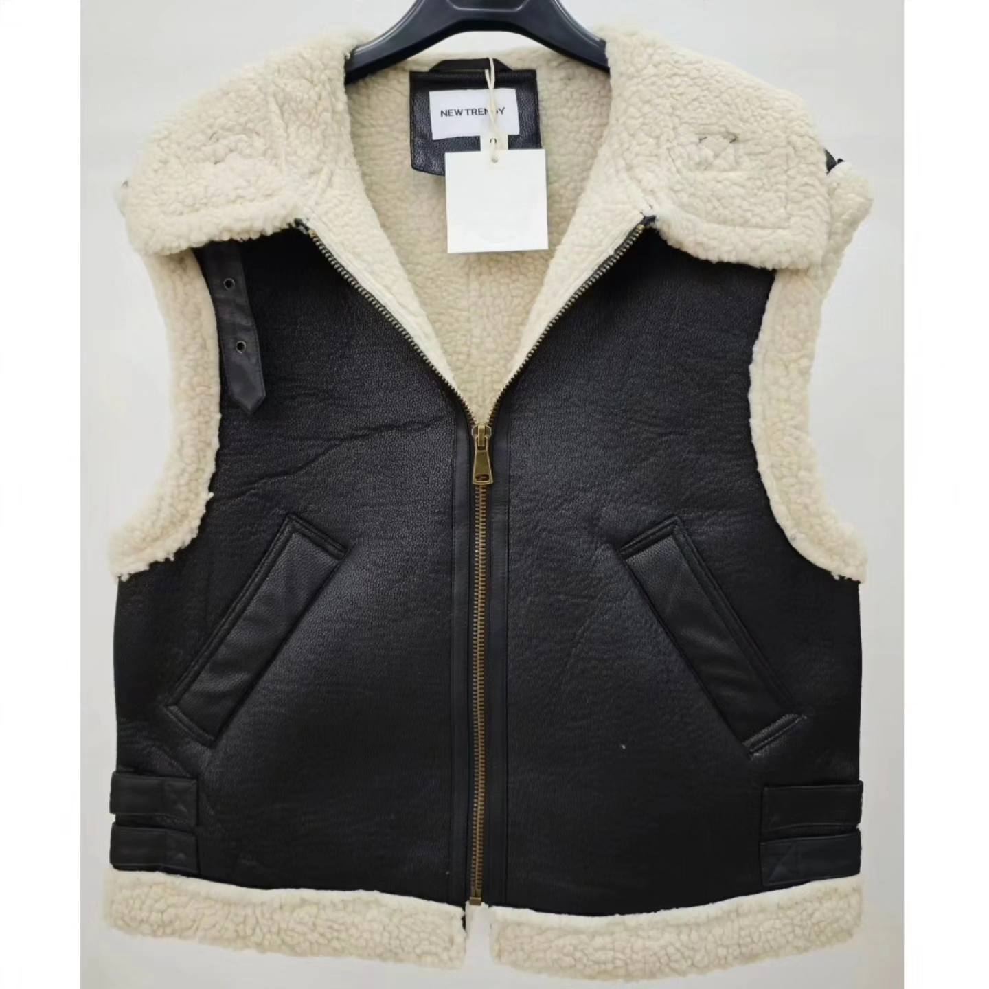 Colete com forro de pêlos de borrego