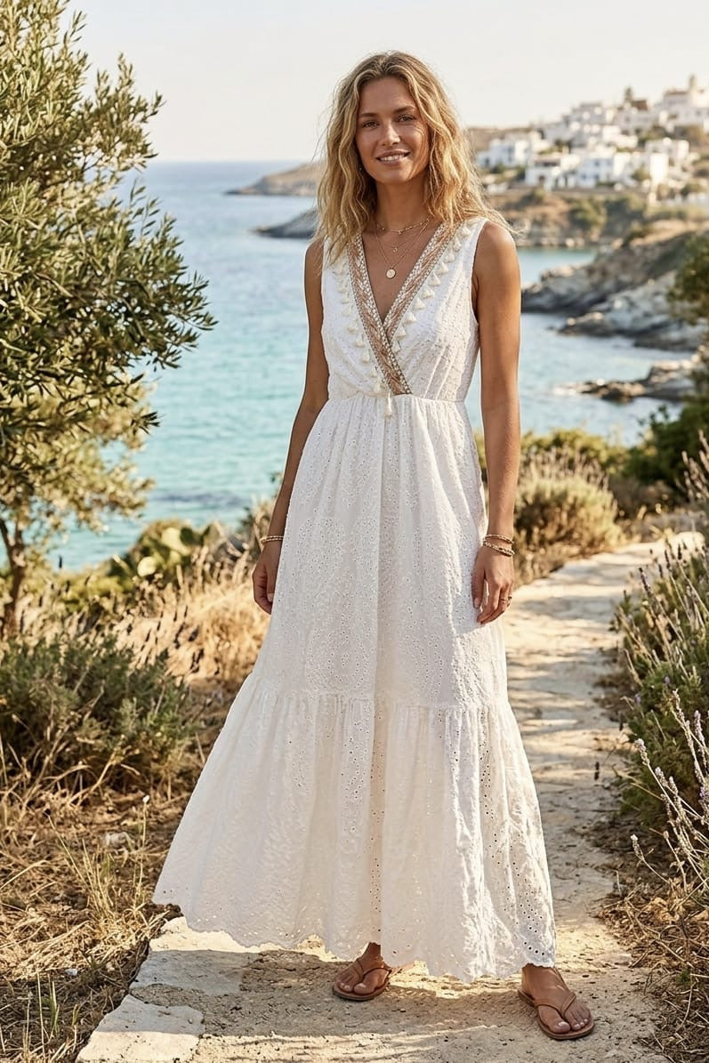 Vestido bordado inglês costas abertas