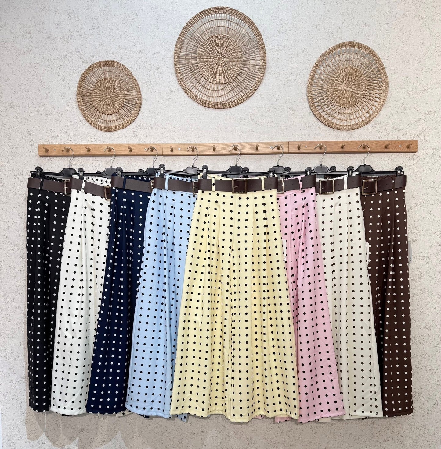 Calças bolinhas