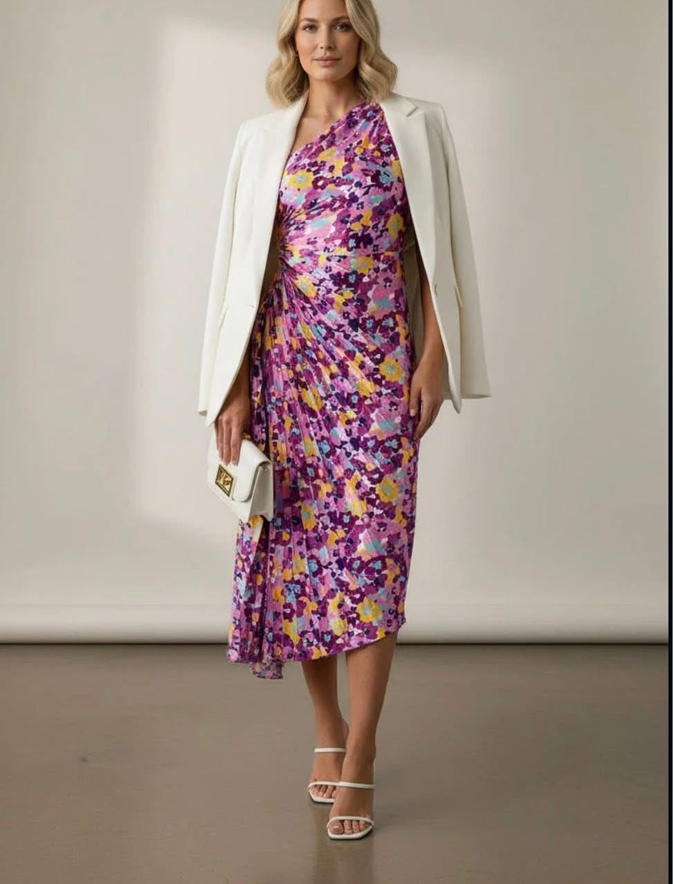 Vestido floral acetinado
