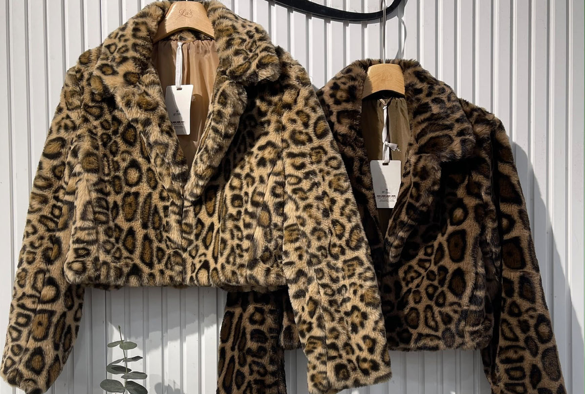 Casaco leopardo curto