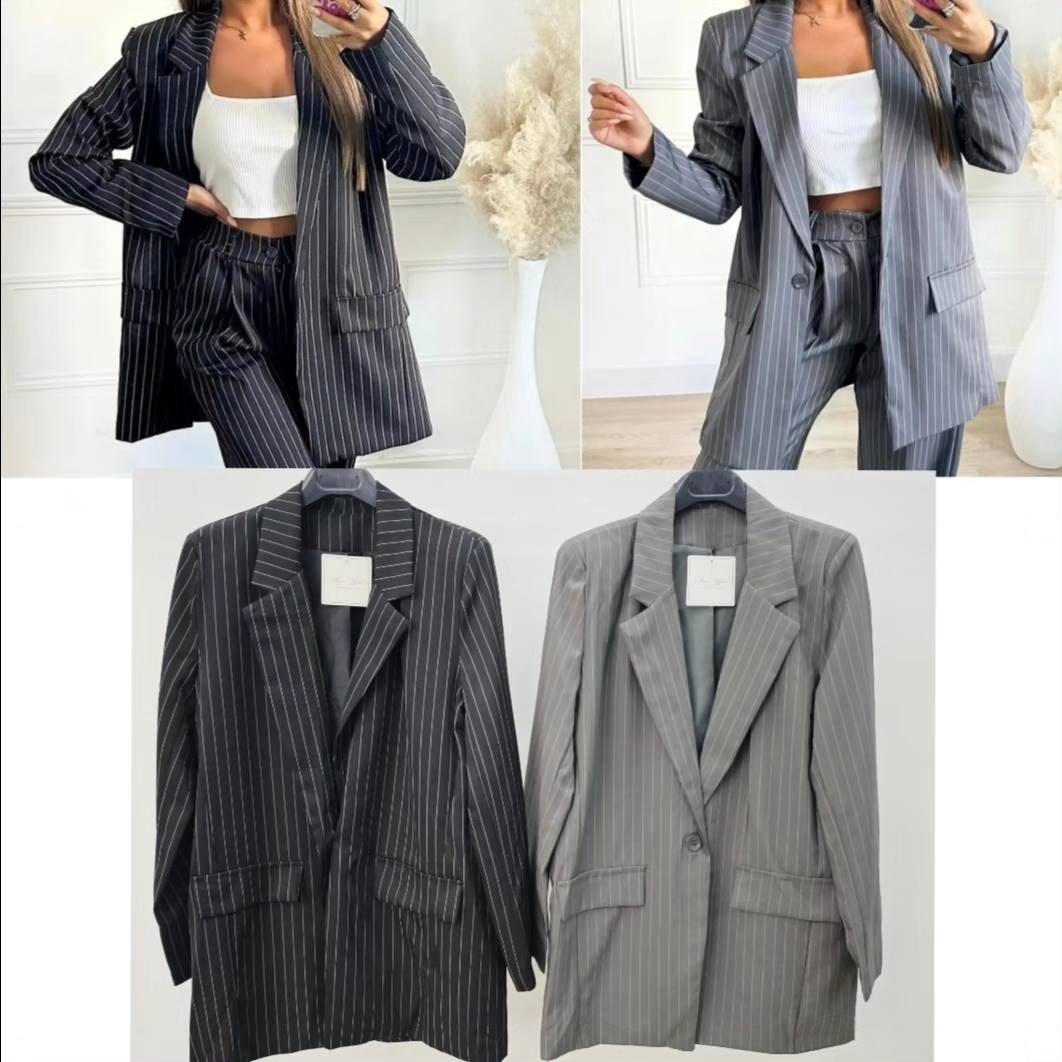 Fato preto riscas blazer + calça