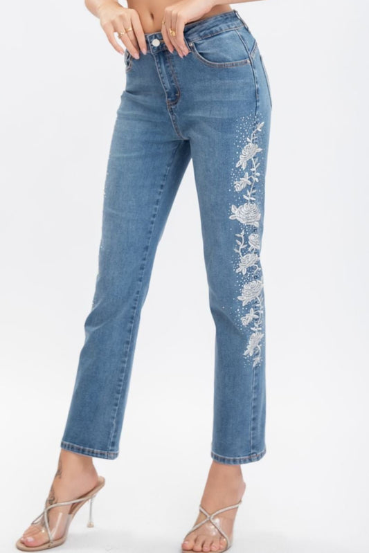 Calça de ganga com BORDADO e brilho