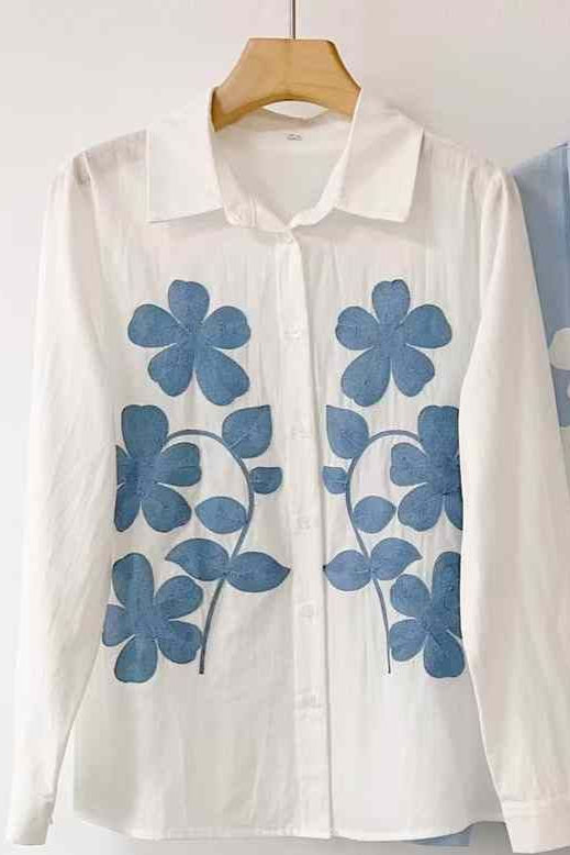 Camisa com bordado de flores