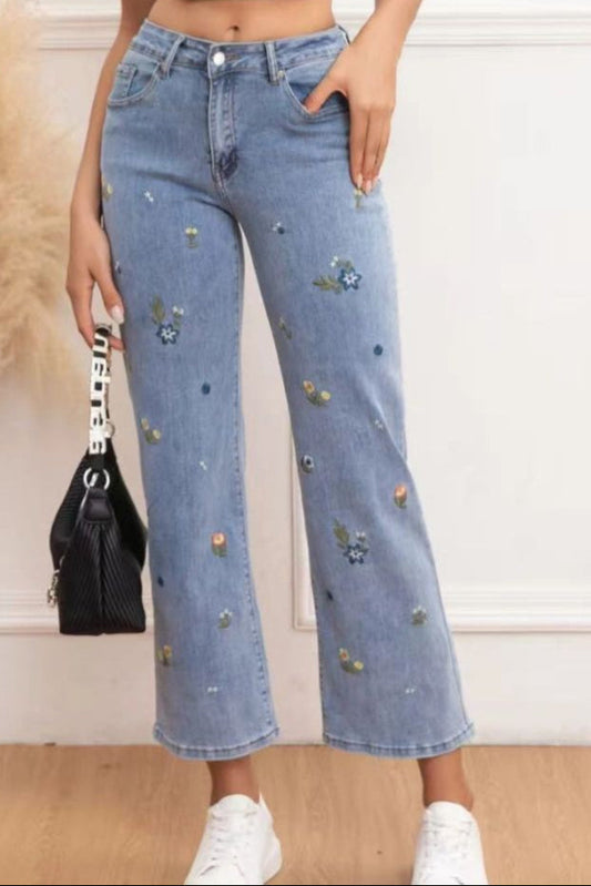 Calça de ganga bordado de flores