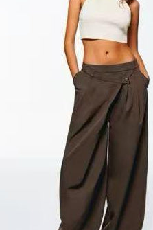 Calças tendência botão cruzado