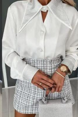 Camisa de cetim com brilhos