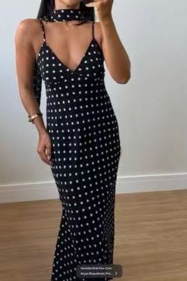 Vestido cetim bolinhas